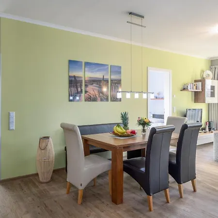 Strandvogt Apartment *
