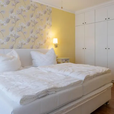 Strandvogt Apartment *